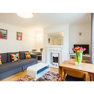 elegant-1bdr-w-private-garden-in-vibrant-brighton.brighton-hotels-england.com/