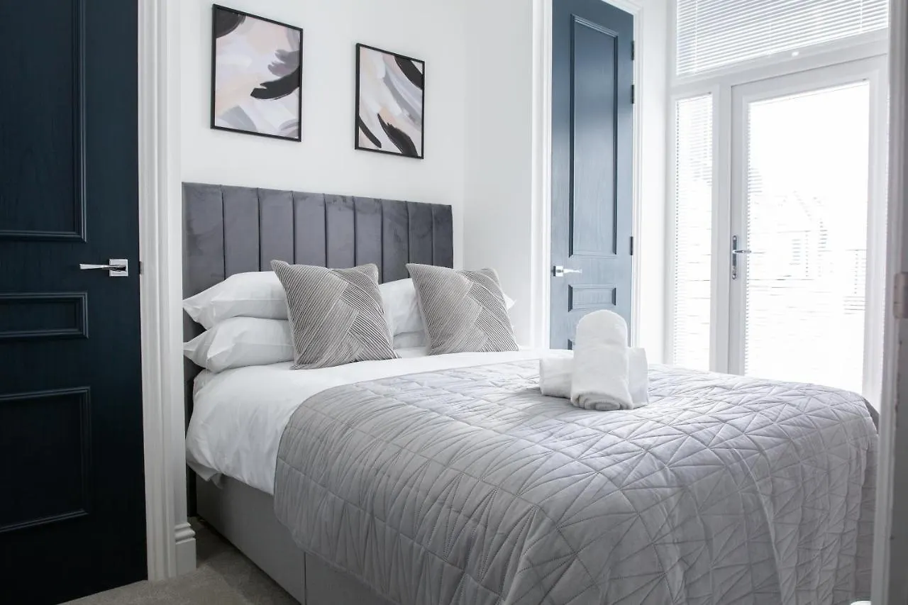 Designer Cardiff Apartments 0*,  영국